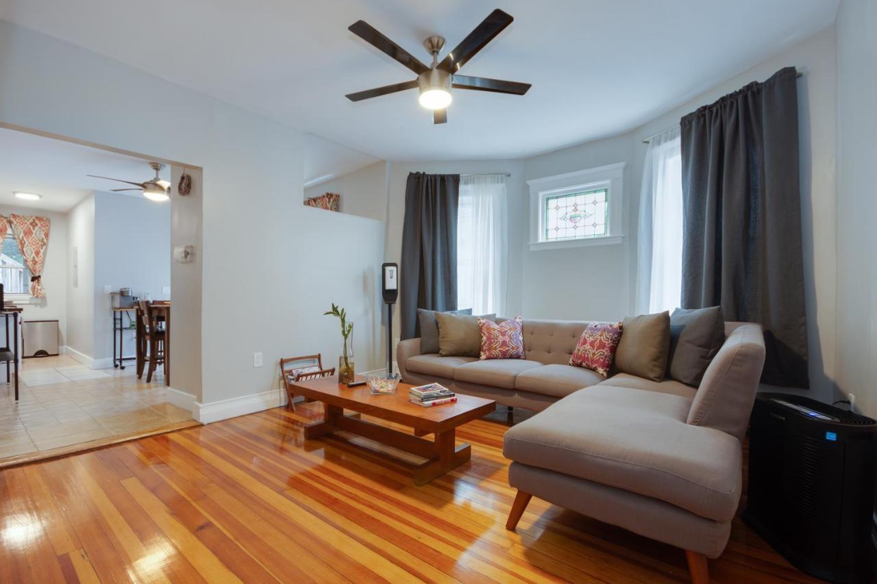 Three Bedroom Apartamento