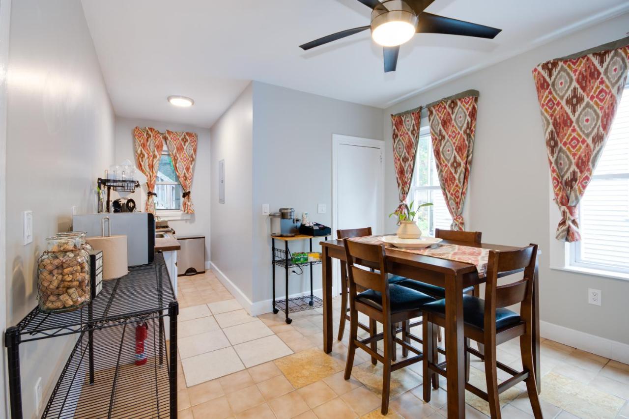 Three Bedroom Apartamento